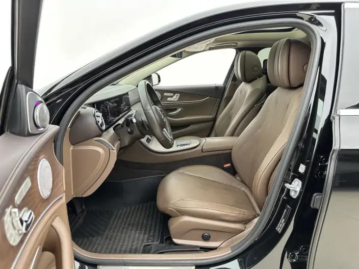Mercedes-Benz E-Class 2020 Model E 300 L Fashion Model – фото 6