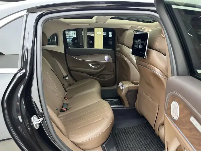 Mercedes-Benz E-Class 2020 Model E 300 L Fashion Model – фото 8