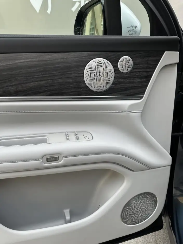 Aito M9 2024 Model Extended Range Ultra VI seat Edition – фото 7