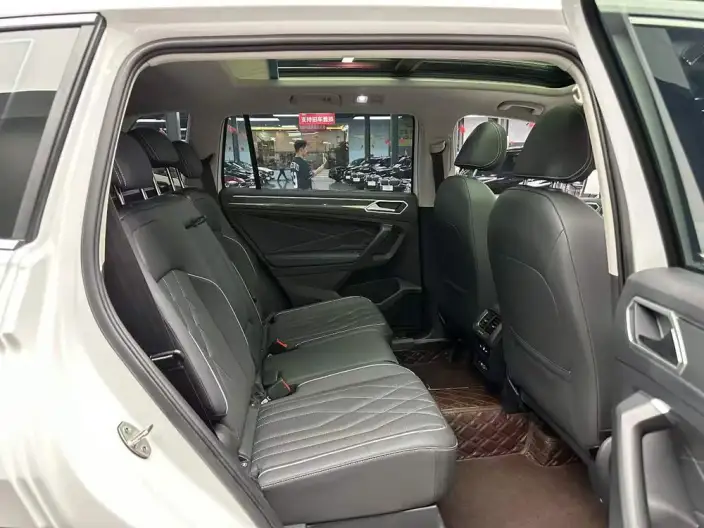 Volkswagen Tiguan L 2023 Model 330TSI 2WD R-Line Enjoy the version more – фото 7