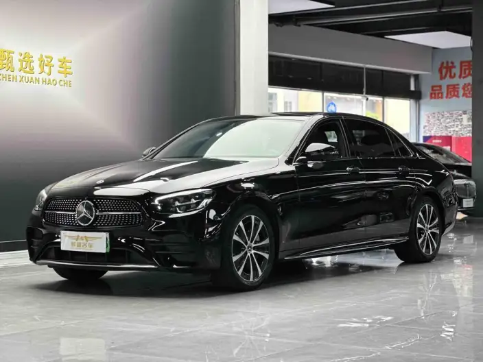 Mercedes-Benz E-Class PHEV 2023 Model E 350 e L Sports sedan – фото 1