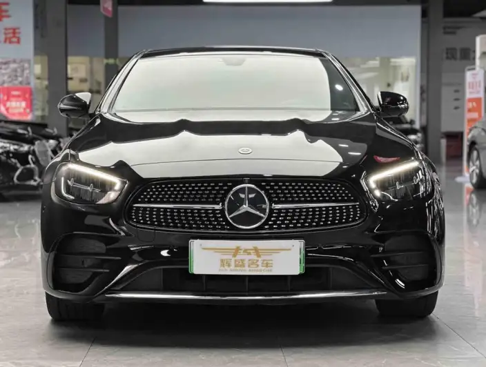 Mercedes-Benz E-Class PHEV 2023 Model E 350 e L Sports sedan – фото 2