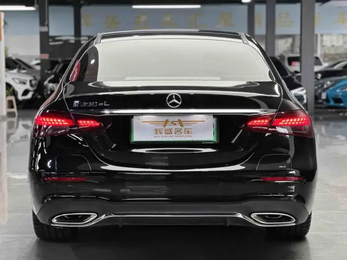 Mercedes-Benz E-Class PHEV 2023 Model E 350 e L Sports sedan – фото 4