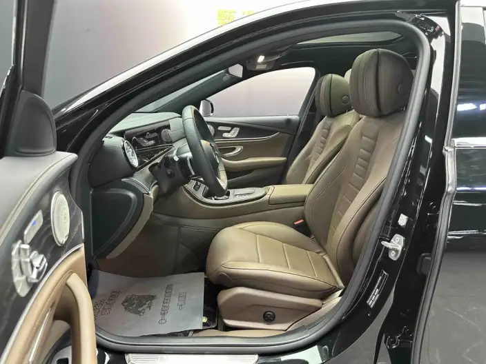 Mercedes-Benz E-Class PHEV 2023 Model E 350 e L Sports sedan – фото 6