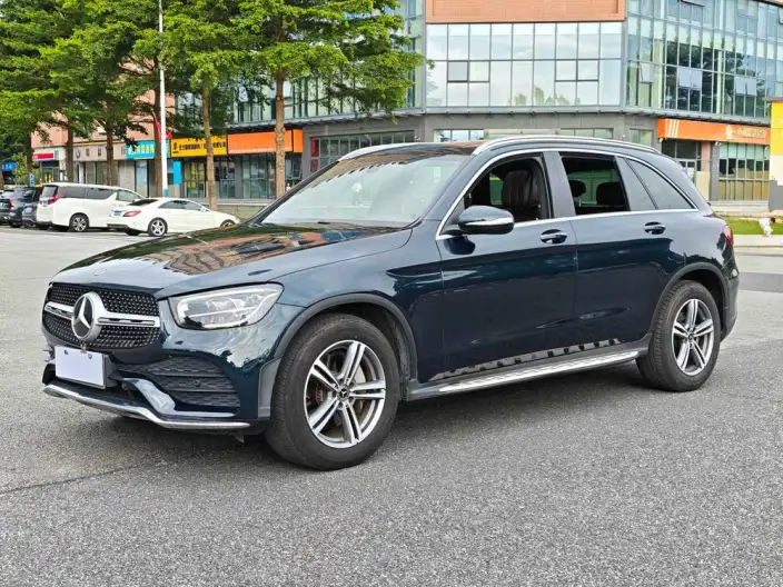 Mercedes-Benz GLC 2020 Model GLC 260 L 4MATIC Luxury Model – фото 1