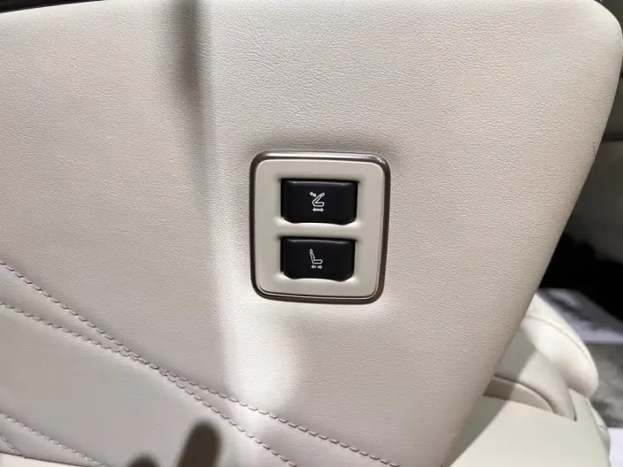 Elfa 2023 Model 2.5L Intelligent Hybrid 4WD Premium – фото 10