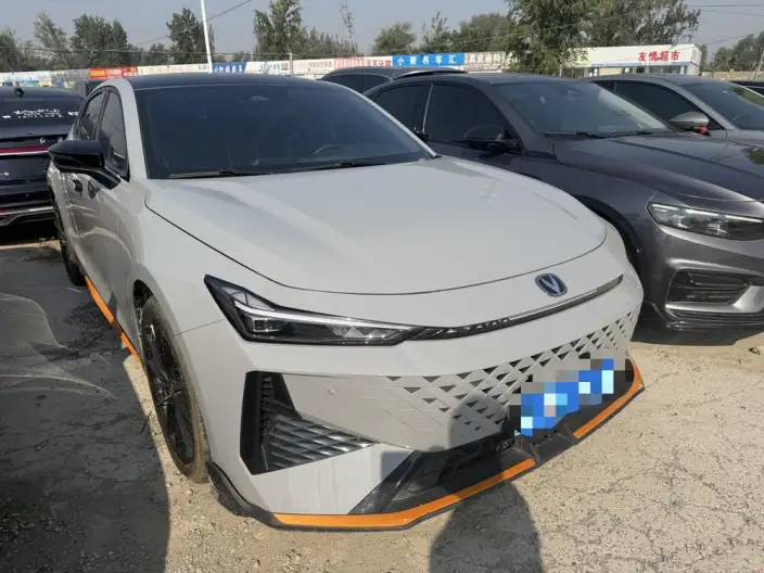 Changan UNI-V 2025 Model 1.5T 500Bar Noble Model