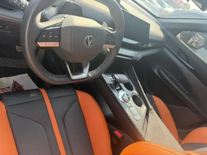 Changan UNI-V 2025 Model 1.5T 500Bar Noble Model – фото 7