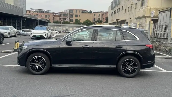 Mercedes-Benz GLC 2025 Model GLC 260 L 4MATIC Luxury Model 5 seat – фото 4