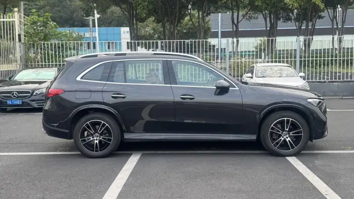 Mercedes-Benz GLC 2025 Model GLC 260 L 4MATIC Luxury Model 5 seat – фото 8
