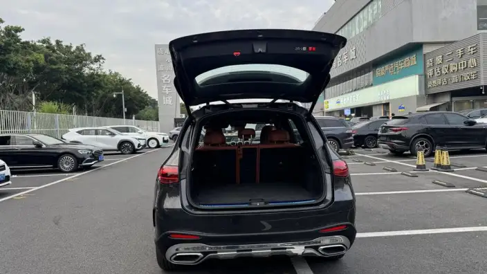 Mercedes-Benz GLC 2025 Model GLC 260 L 4MATIC Luxury Model 5 seat – фото 9