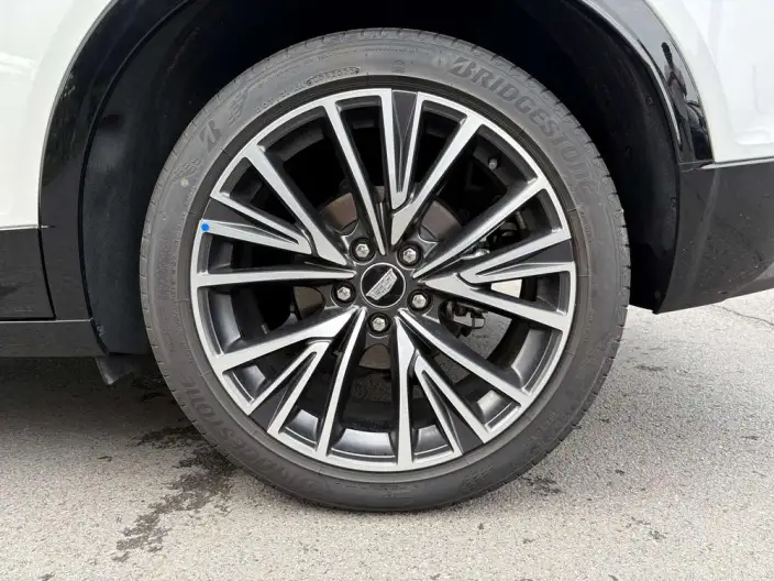 Cadillac GT4 2023 Model 25T Noble Model – фото 7