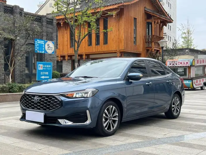 Ford Escort 2021 Model 1.5L Automatic Diamond Edition – фото 1