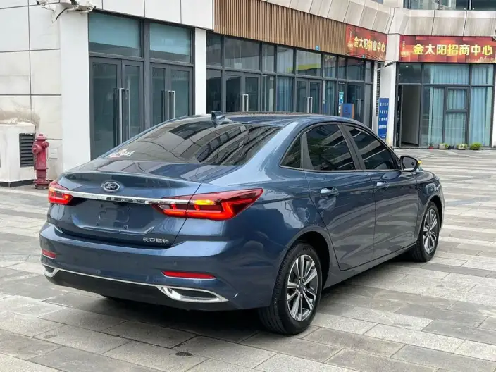 Ford Escort 2021 Model 1.5L Automatic Diamond Edition – фото 6