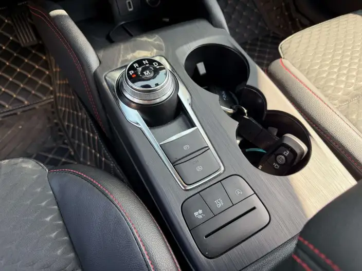 Ford Focus 2020 Model Hatchback EcoBoost 180 Automatic ST Line – фото 10