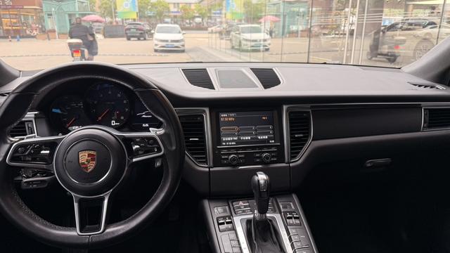 Porsche Macan 2014 Macan 2.0T – фото 8