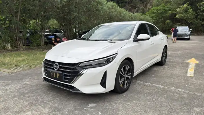 Nissan Sylphy 2023 Model 1.6L CVT Yuexiang Edition – фото 1