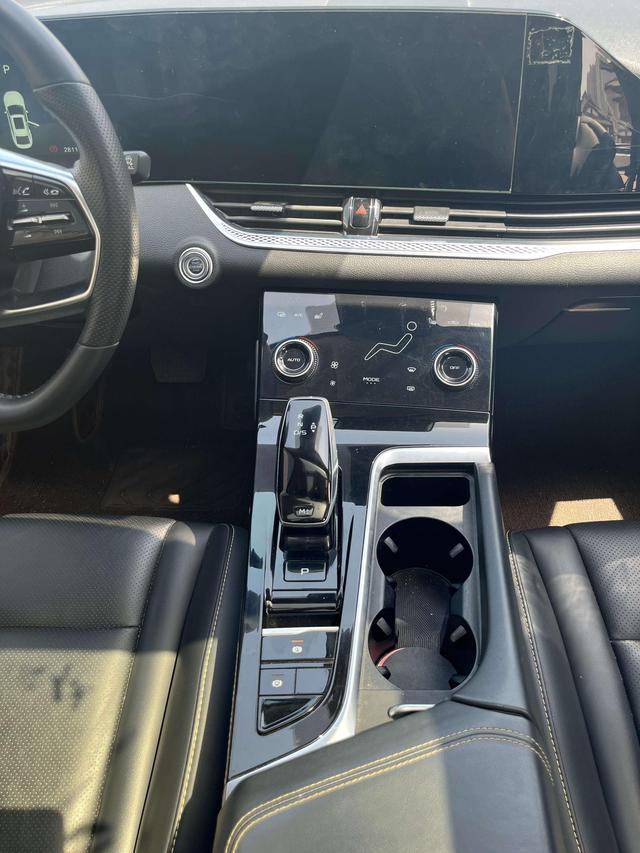 Bestune B70 2021 1.5T Automatic 15th Anniversary Edition – фото 8