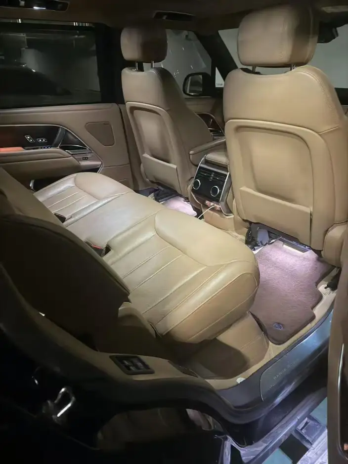 Range Rover 2024 Model 3.0 L6 400PS Shengshi Extended Edition 7 seat
