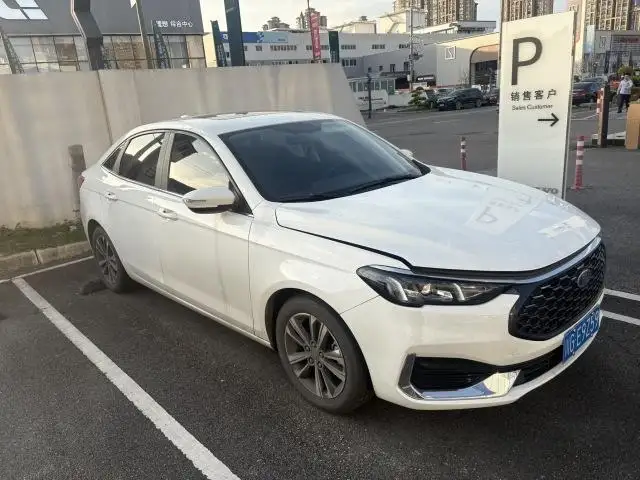 Ford Escort 2021 Model 1.5L Automatic Diamond Edition – фото 2