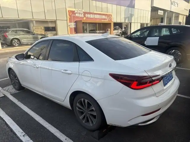 Ford Escort 2021 Model 1.5L Automatic Diamond Edition – фото 3