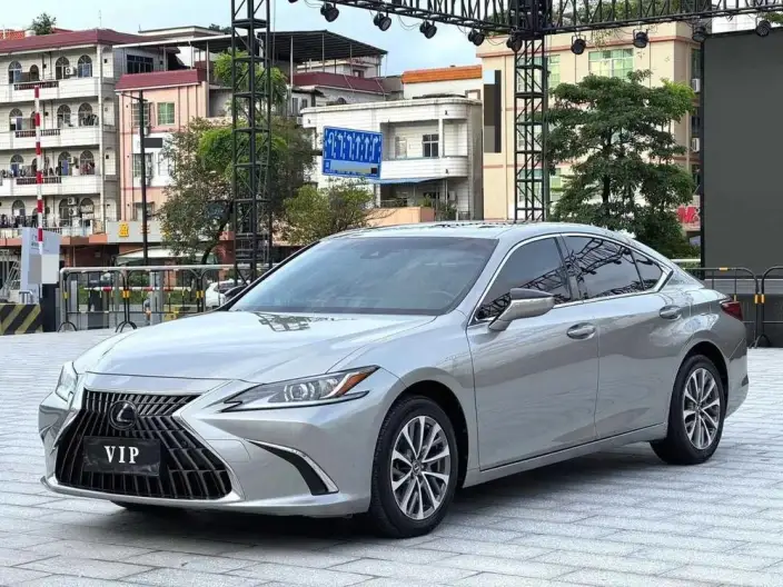 Lexus ES 2022 Model 200 Superior Edition