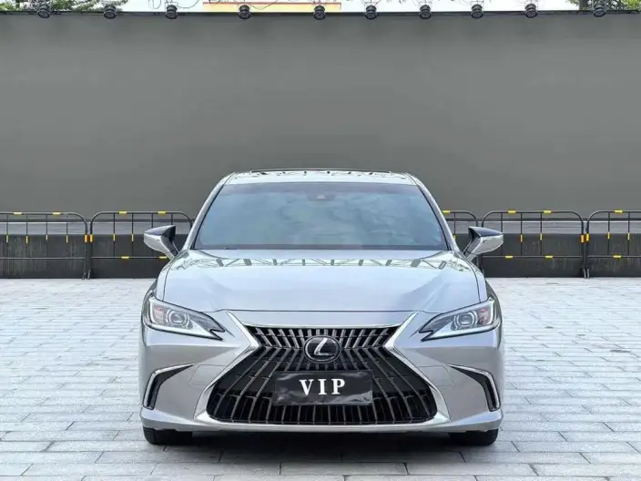 Lexus ES 2022 Model 200 Superior Edition