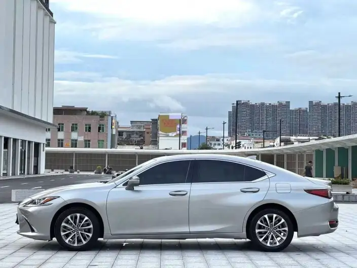 Lexus ES 2022 Model 200 Superior Edition