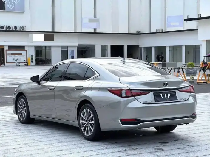 Lexus ES 2022 Model 200 Superior Edition
