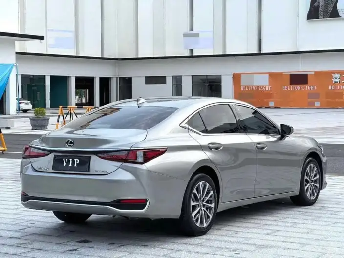 Lexus ES 2022 Model 200 Superior Edition – фото 6