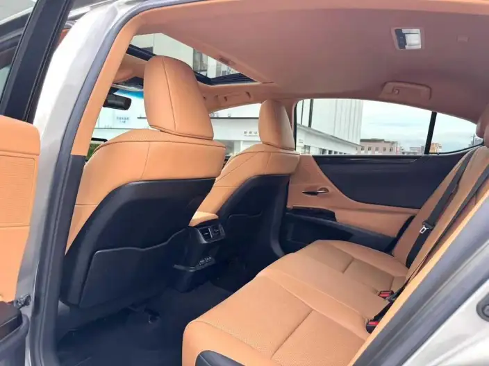 Lexus ES 2022 Model 200 Superior Edition – фото 9