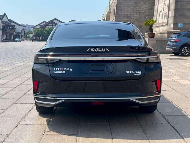 Yixuan MAX 2022 1.5T Super Cool Dad Edition – фото 3