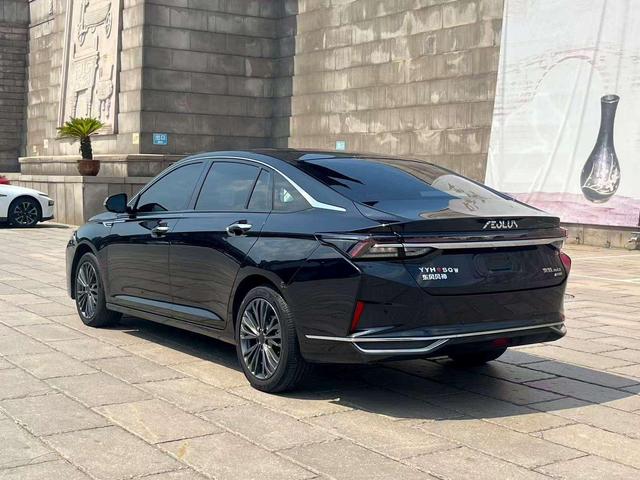 Yixuan MAX 2022 1.5T Super Cool Dad Edition – фото 6