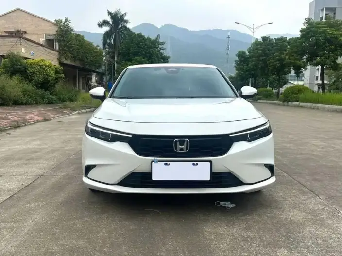 Model Ge 2023 Model 240TURBO CVT Smart Edition – фото 2