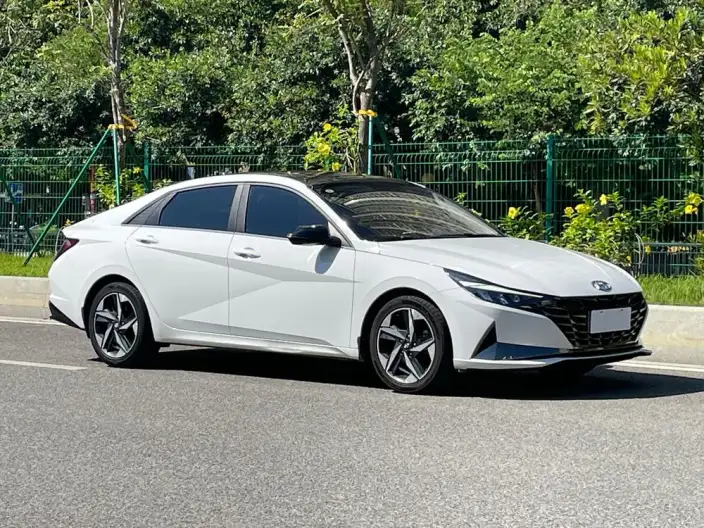 Hyundai Ioniq 2022 Model 1.5L CVT GLX Elite Edition – фото 3