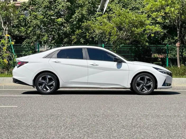 Hyundai Ioniq 2022 Model 1.5L CVT GLX Elite Edition – фото 7