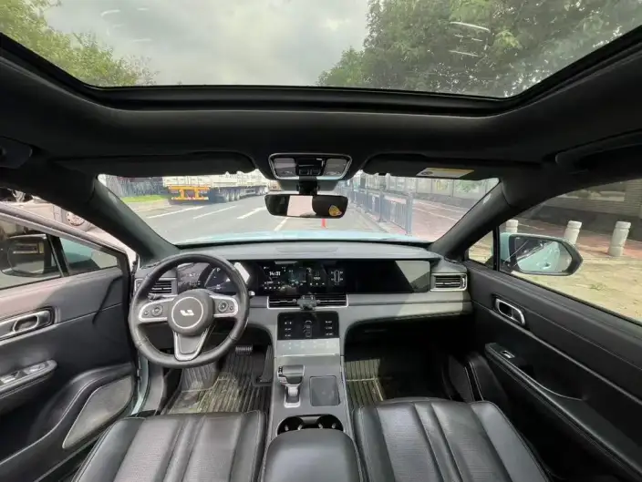 Li Auto ONE 2020 Model Extended Range 6 seat Edition – фото 6