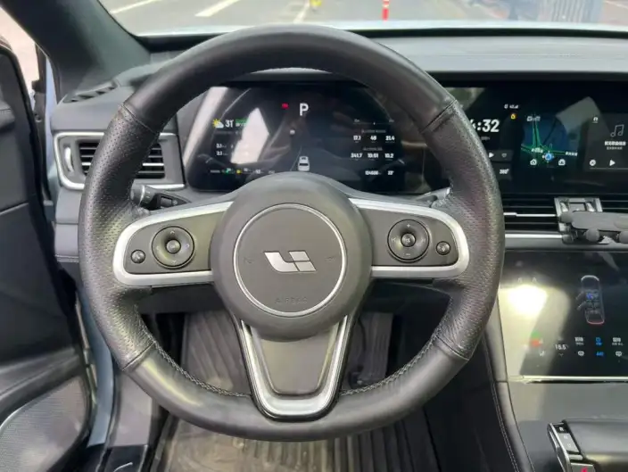 Li Auto ONE 2020 Model Extended Range 6 seat Edition – фото 7