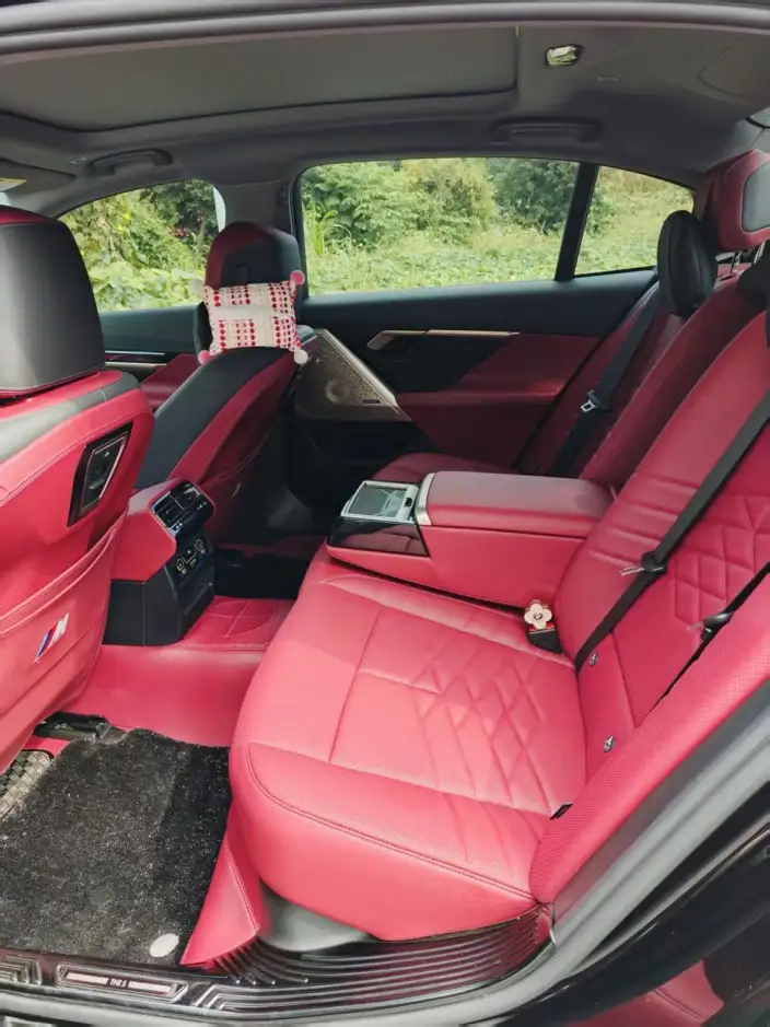 BMW 5 Series 2026 Model 530Li Exclusive Model M Sports Set – фото 9