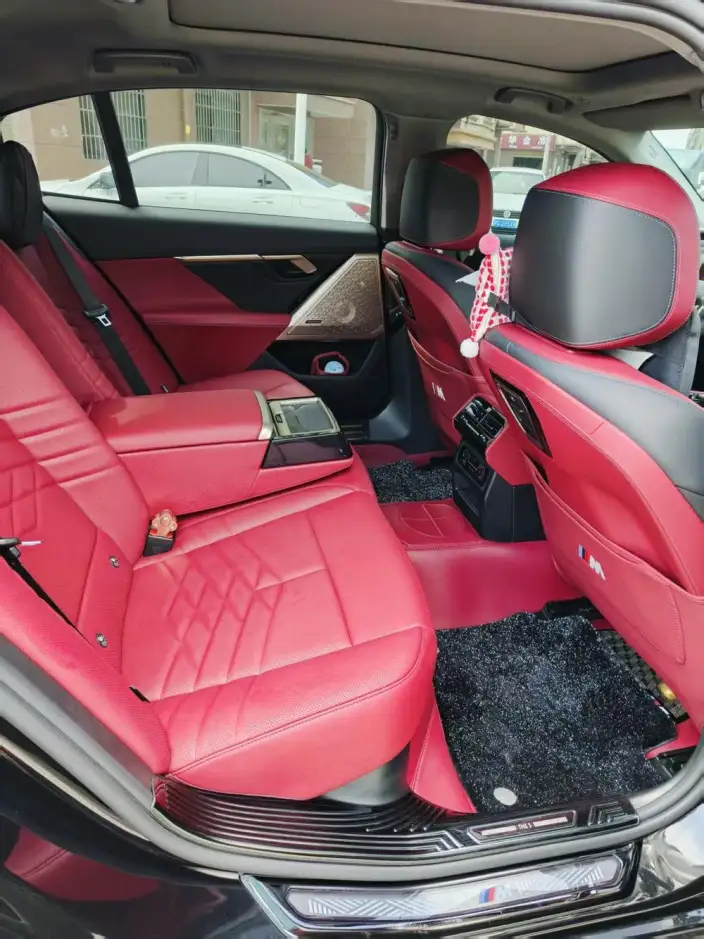 BMW 5 Series 2026 Model 530Li Exclusive Model M Sports Set – фото 10