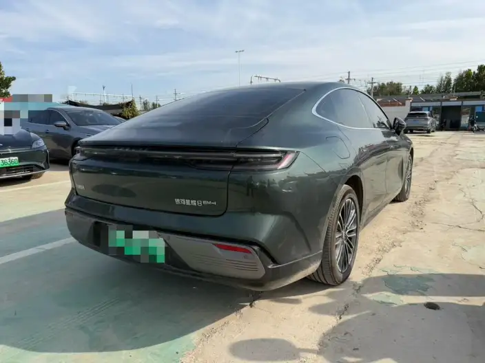 Geely Galaxy E8 PHEV 2025 Model 130km EM-i Exclusive Edition – фото 6