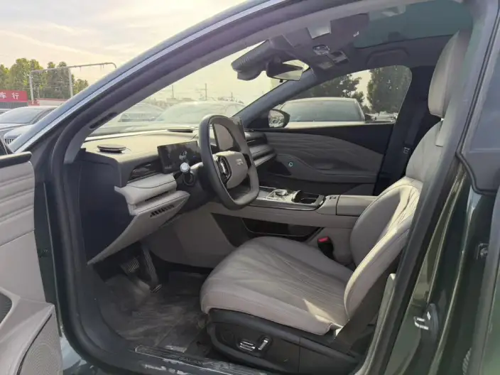 Geely Galaxy E8 PHEV 2025 Model 130km EM-i Exclusive Edition – фото 9