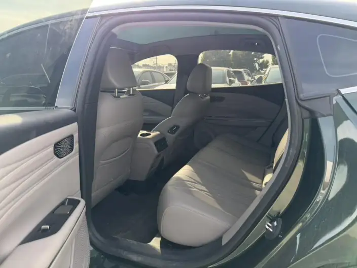 Geely Galaxy E8 PHEV 2025 Model 130km EM-i Exclusive Edition – фото 10