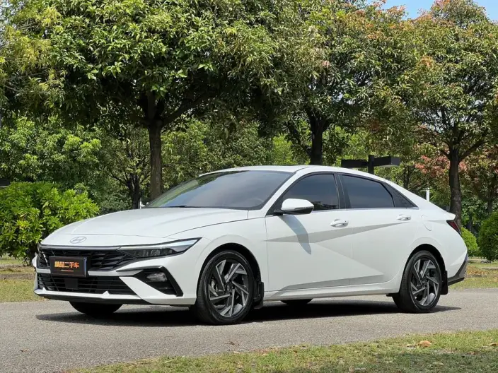 Hyundai Ioniq 2023 Model 1.5L CVT GLX Elite Edition – фото 1
