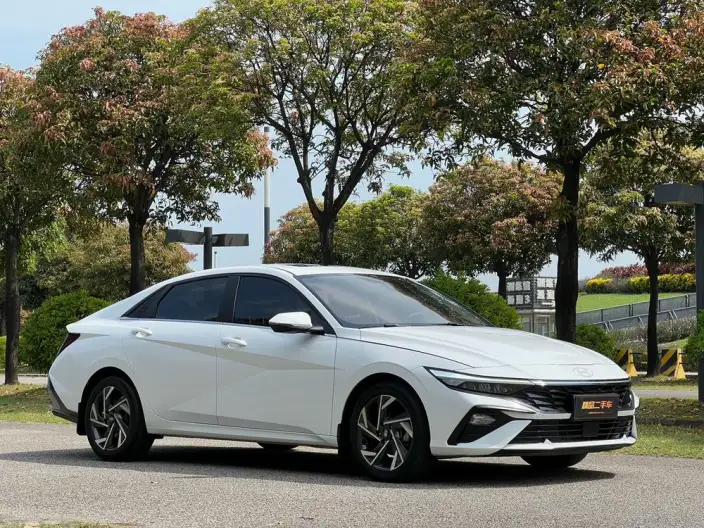 Hyundai Ioniq 2023 Model 1.5L CVT GLX Elite Edition – фото 3