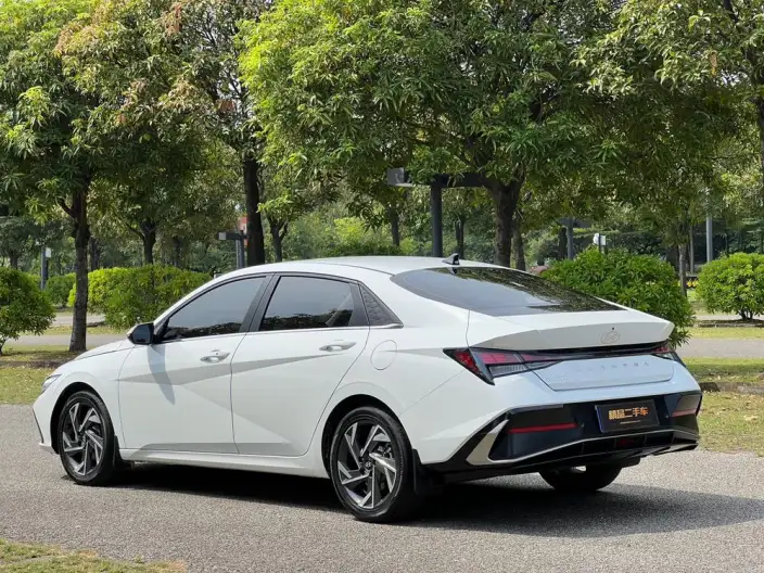 Hyundai Ioniq 2023 Model 1.5L CVT GLX Elite Edition – фото 5