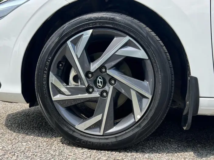 Hyundai Ioniq 2023 Model 1.5L CVT GLX Elite Edition – фото 10