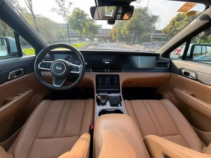Li Auto ONE 2020 Model Extended Range 6 seat Edition – фото 6