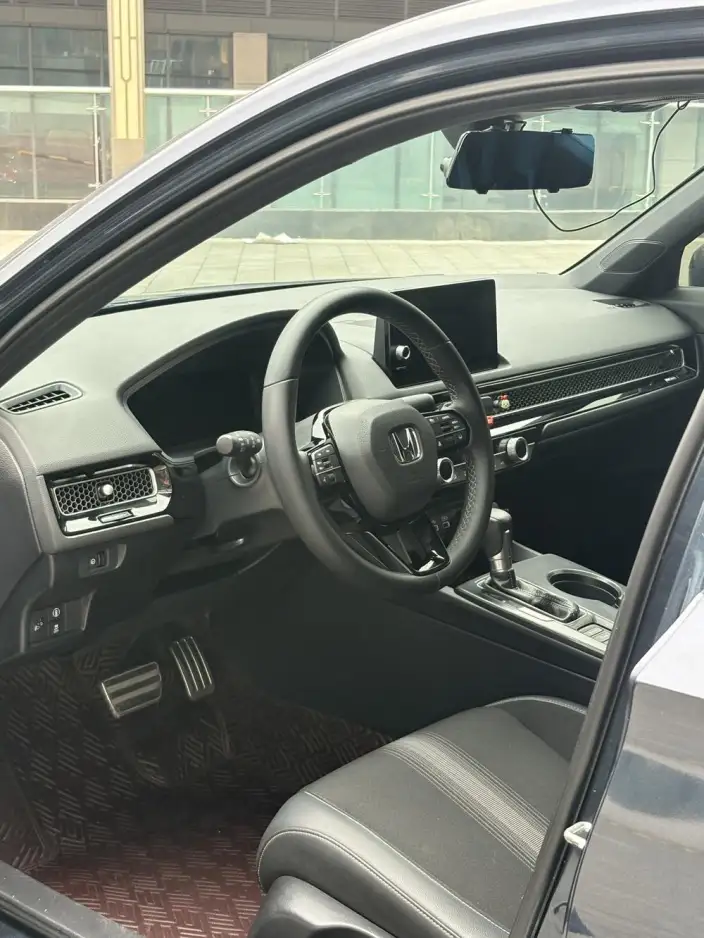 Honda Civic 2022 Model 240TURBO CVT Combustion Edition – фото 7
