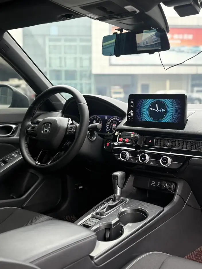 Honda Civic 2022 Model 240TURBO CVT Combustion Edition – фото 8